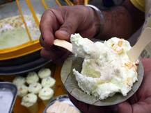 मक्खन मलाई के बिना अधूरा है लखनऊ का जायका, सर्दियों में इसे खास तरीके से किया जाता है तैयार