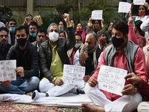 CM केजरीवाल के घर के बाहर महापौरों का धरना जारी, मनोज तिवारी और गौतम गंभीर भी हुए शामिल