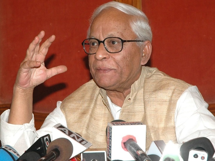 West Bengal: slight improvement in health of former CM Buddhadeb Bhattacharya, but condition still fragile पश्चिम बंगाल: पूर्व CM बुद्धदेव भट्टाचार्य के स्वास्थ्य में मामूली सुधार लेकिन हालत अभी भी नाजुक