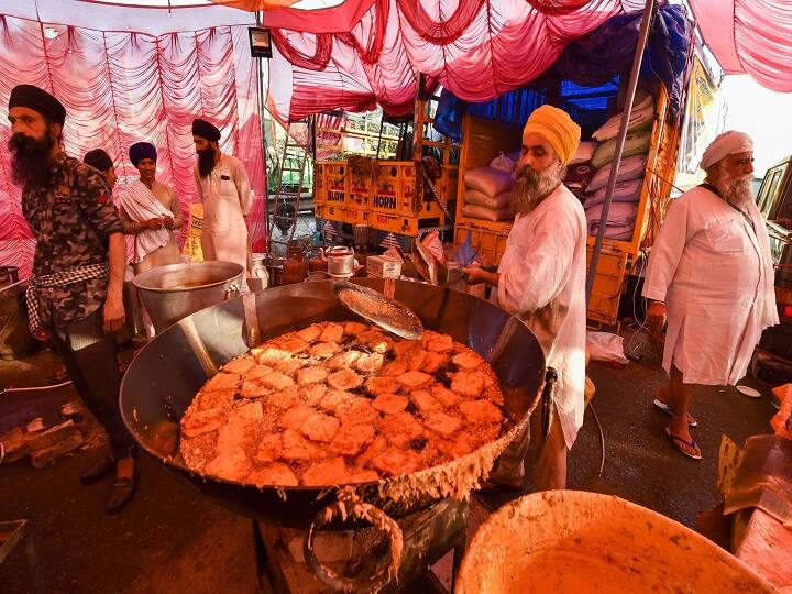 अभी लंबा चलेगा किसान आंदोलन, 'बैकअप प्लान' के साथ अन्नदाताओं के पास रोटी-कपड़े का पूरा इंतजाम farmers protest on many borders of delhi, they have full preparations to fight as long as it takes अभी लंबा चलेगा किसान आंदोलन, 'बैकअप प्लान' के साथ अन्नदाताओं के पास रोटी-कपड़े का पूरा इंतजाम