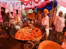 अभी लंबा चलेगा किसान आंदोलन, 'बैकअप प्लान' के साथ अन्नदाताओं के पास रोटी-कपड़े का पूरा इंतजाम