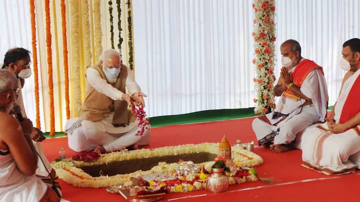 नए संसद भवन को शास्त्री भवन के पास की खाली ज़मीन पर बनाया जाएगा. नया संसद भवन का निर्माण करीब 64500 वर्गमीटर जमीन पर होगा.