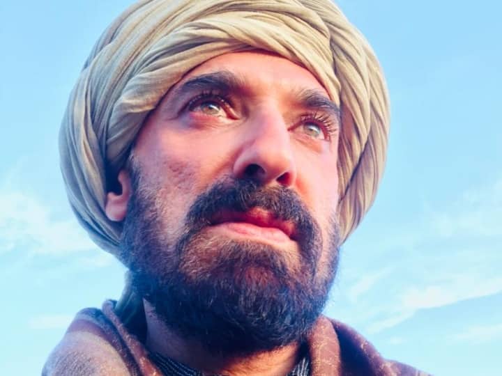 Torbaaz Review: क्रिकेट के रास्ते पैदा होती अमन की आशा, लेकिन अंत में हाथ लगती है निराशा