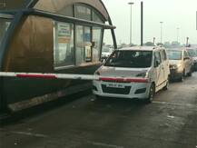 Farmers Protest: आगरा में टोल प्लाजा पर नहीं दिखा प्रदर्शन का असर, पुलिस और पीएसी के जवान मुस्तैद