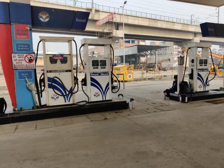 Petrol Diesel Price 26 Jan: आज फिर बढ़ी पेट्रोल-डीजल की कीमत, जानें अपने शहर का दाम Petrol Diesel Petrol Price Changed Today on 26 january 2021 in india Petrol Diesel Price 26 Jan: आज फिर बढ़ी पेट्रोल-डीजल की कीमत, जानें अपने शहर का दाम