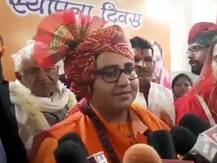 बीजेपी सांसद साध्वी प्रज्ञा के बिगड़े बोल, कहा- ममता बनर्जी ‘पागल’ हो गई हैं