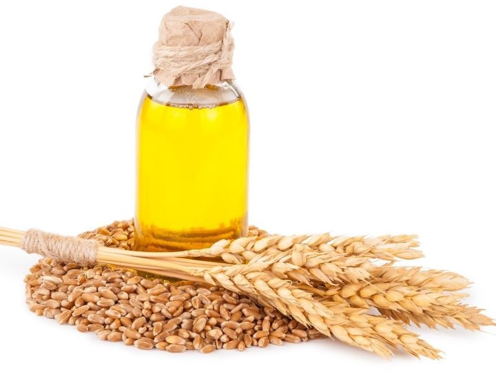 Wheat Germ Oil: Wheat germ oil is beneficial to get rid of skin and hair problems, know how to use Wheat Germ Oil: स्किन और हेयर प्रॉब्लम्स से छुटकारा पाने के लिए व्हीट जर्म ऑयल है फायदेमंद, जानिए कैसे करें इस्तेमाल