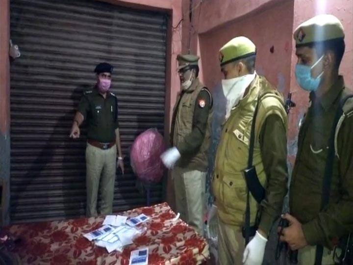 रायबरेली: पत्नी पर शक के चलते लोहे की रॉड मारकर सनकी पति ने ले ली जान, थाने पहुंचकर कबूला जुर्म Man killed his wife and accept the crime in Police station in Raebareli ann रायबरेली: पत्नी पर शक के चलते लोहे की रॉड मारकर सनकी पति ने ले ली जान, थाने पहुंचकर कबूला जुर्म