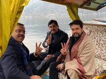 J&K: डल झील में बीजेपी ने की शिकारा रैली, डीडीसी चुनाव के लिए शाहनवाज हुसैन और अनुराग ठाकुर ने किया प्रचार