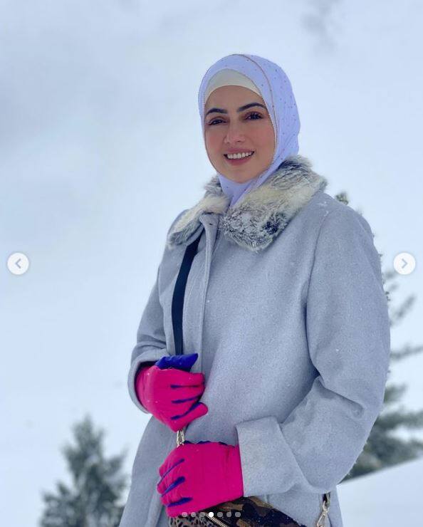 तस्वीरों से साफ है कि सना के पति ने उनकी एक से एक खूबसूरत तस्वीर क्लिक की है.