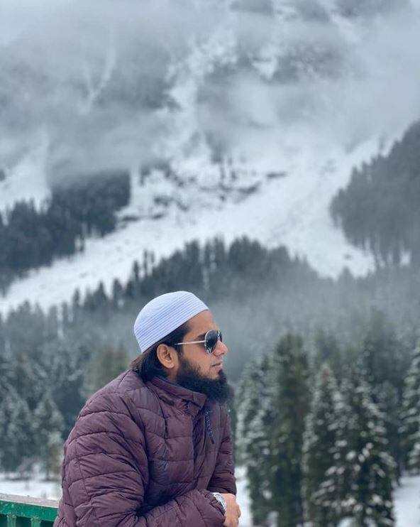 इतना ही नहीं सना ने भी अने पति की तस्वीरें क्लिक की हैं.