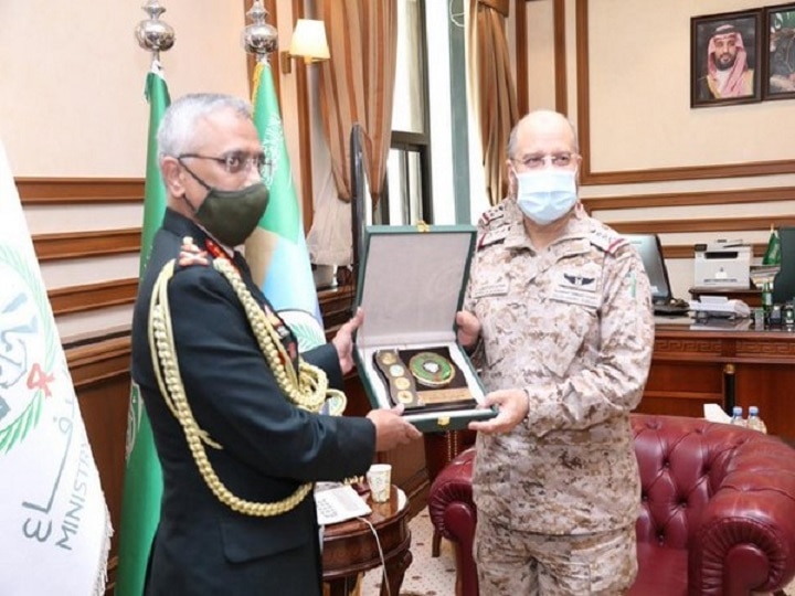 Army chief Naravane meets top Saudi Generals, discusses ways to bolster defence ties सऊदी अरब के सैन्य कमांडर से मिले सेना प्रमुख नरवणे, दोनों देशों के सैन्य सहयोग पर हुई चर्चा