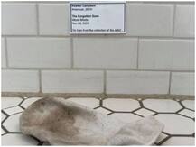 जब बेटी के गंदे पड़े मोजे को मां ने आर्ट एग्जीबिशन में बदल दिया