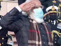 Photos: पीएम मोदी 'विजय दिवस' के मौके पर विजय मशाल जलाकर शहीदों को दी श्रद्धांजलि