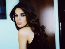 एक ही फिल्म में 17 किसिंग सीन्स देकर Mallika Sherawat ने उड़ा दी थी सबकी नींद, फिल्म ने चार दिन में निकाल ली थी लागत