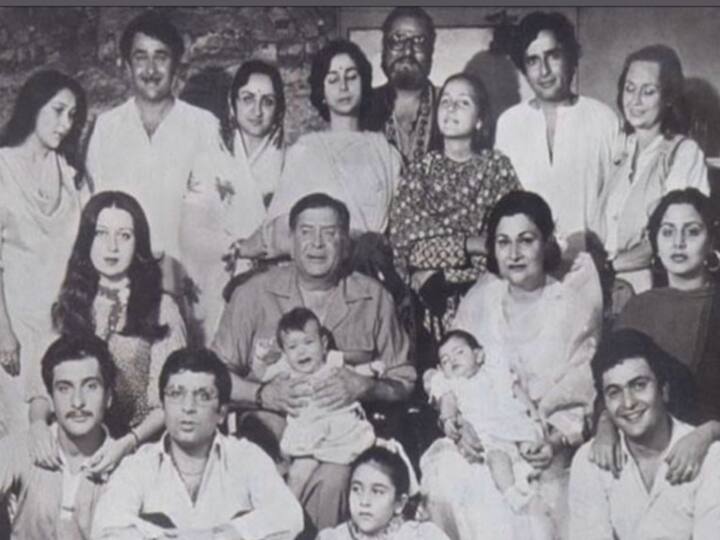 बॉलीवुड में कई परिवारों का बोलबाला है लेकिन कपूर खानदान की बात ही अलग है. पीढ़ी दर पीढ़ी इस परिवार के सदस्यों ने बॉलीवुड में काम किया और अपने लिए इंडस्ट्री में अहम स्थान हासिल कर परिवार का नाम गर्व से ऊंचा किया है. इस परिवार का फिल्मों में आने का सिलसिला पृथ्वीराज कपूर से शुरू हुआ था. 