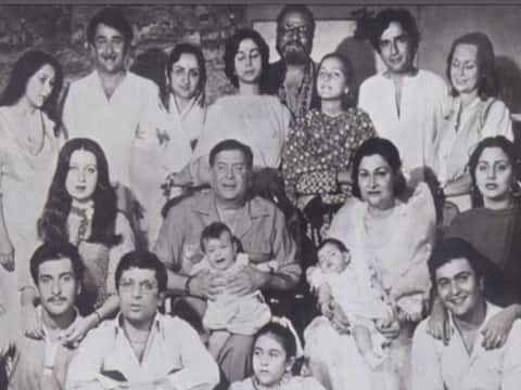 कपूर खानदान की इन 10 बहुओं के बारे में नहीं जानते होंगे आप, देखिए तस्वीरें कपूर खानदान की इन 10 बहुओं के बारे में नहीं जानते होंगे आप, देखिए तस्वीरें