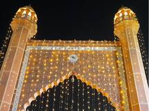 AMU शताब्दी समारोह: PM मोदी के स्वागत के लिए रंग-बिरंगी लाइटों से रोशन हुई अलीगढ़ मुस्लिम यूनिवर्सिटी