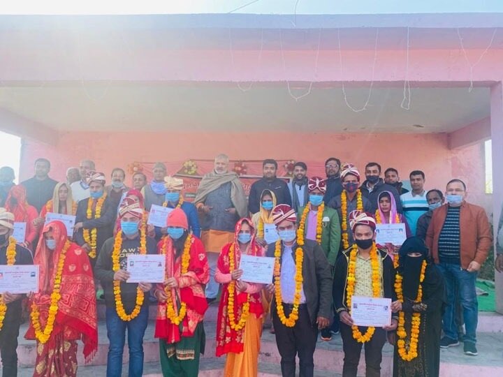 31 couple gets married at mass wedding including 19 hindu and 12 muslims couple in meerut ann मेरठ में मुख्यमंत्री सामूहिक विवाह का आयोजन, 19 हिंदू और 12 मुस्लिम जोड़ों ने की शादी