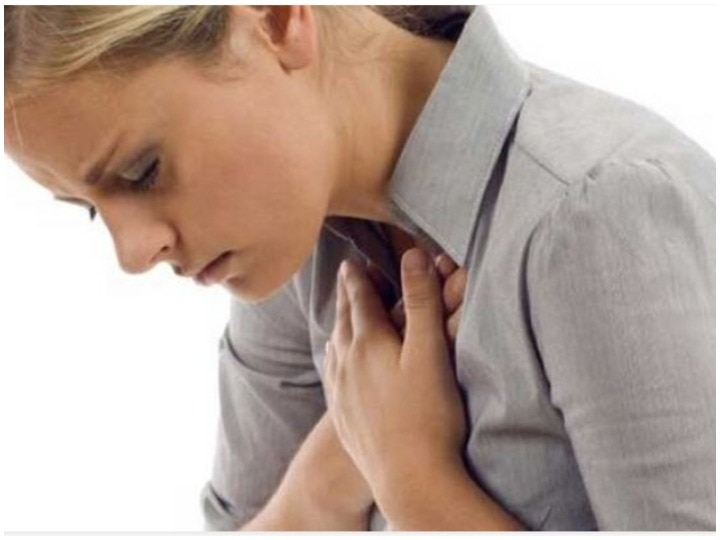 Health Tips: Dry cough can trouble you for a long time, try these home remedies Health Tips: सूखी खांसी लंबे समय तक आपको कर सकती है परेशान, निजात पाने के लिए अपनाएं ये देसी नुस्खे