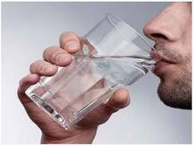 ज्यादा पानी पीने और मोटापे की बीच क्या है संबध? रिसर्च में पानी के फायदे को लेकर किया गया बड़ा खुलासा