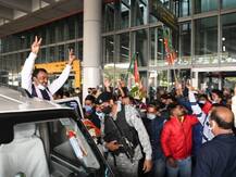 ममता के गढ़ में सेंध लगाने बंगाल पहुंचे डिप्टी सीएम केशव प्रसाद मौर्य, 30 विधानसभा क्षेत्रों का करेंगे दौरा