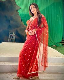 In Pics: रेड साड़ी में दिखा सुरभि चंदना का ग्लैमरस अंदाज, देखिए एक्ट्रेस की खूबसूरत तस्वीरें