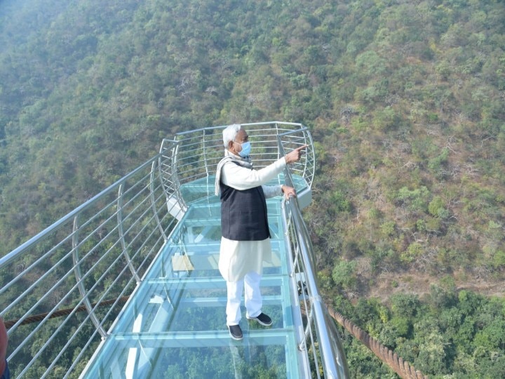 Bihar: CM Nitish inspected the glass bridge in Rajgir, said work will be completed by March ann बिहार: राजगीर में बने ग्लास ब्रिज का CM नीतीश ने किया निरीक्षण, कहा- मार्च तक पूरा हो जाएगा काम