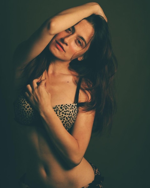 Bahu से Babe तक: टीवी से लेकर बॉलीवुड में तहलका मचा चुकी हैं Sanjeeda Sheikh, देखिए इनकी खूबसूरत तस्वीरें