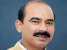 अल्मोड़ा: सांसद अजय टम्टा ने जिला अस्पताल को दीं 2 एम्बुलेंस, बोले- स्वास्थ्य सुविधाओं को किया जा रहा है बेहतर