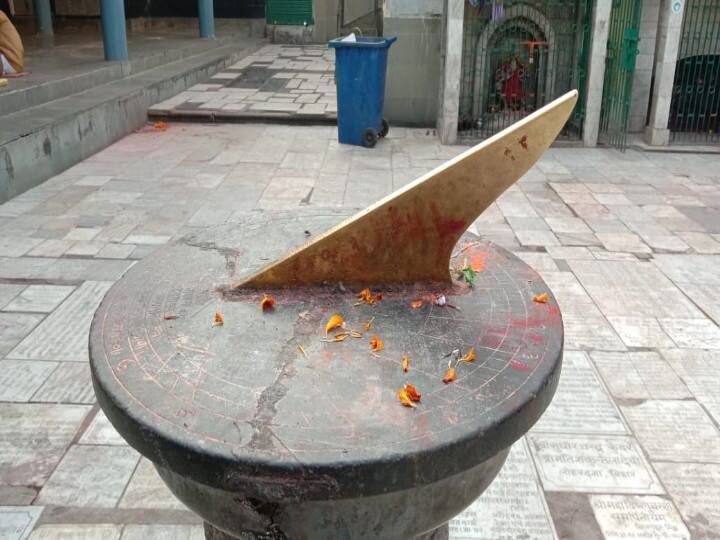 Bihar: 160-year-old Clock In Vishnupad Temple Still Tells The Right Time,  Importance Has Not Reduced Ann | विष्णुपद मंदिर में लगी 160 साल पुरानी घड़ी  आज भी बताती है सही समय, कम