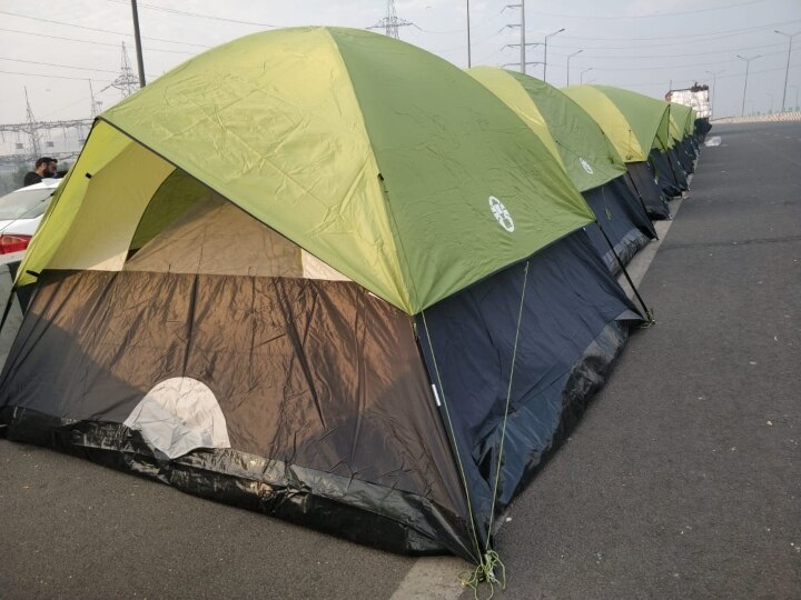 Farmer Movement: Camping tents, 100 tents planned on Delhi-Uttar Pradesh border ANN किसान आंदोलनः दिल्ली-उत्तरप्रदेश बॉर्डर पर लगाए गए कैंपिंग टेंट, 100 टेंट लगाने की योजना से मिला संकेत-लंबा चलेगा प्रदर्शन