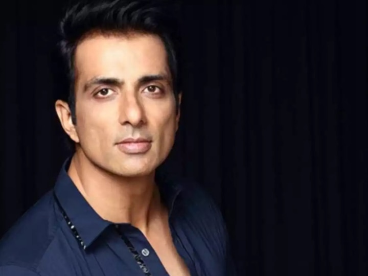 इस गांव में मंदिर बनाकर Sonu Sood को पूजने लगे लोग, एक्टर बोले, 'मैं इसके लायक नहीं