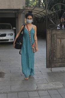 किथे चली ऐ मोरनी बनके: जुहू में स्पॉट हुईं फातिमा सना शेख और सुजैन खान