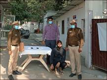 दिल्ली यूनिवर्सिटी का स्टूडेंट मोबाइल चोरी के आरोप में गिरफ्तार, दूसरे साथी की तलाश में जुटी पुलिस