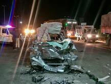 दर्दनाक: खड़े टैंकर में जा घुसी कार, एमपी में एक ही परिवार के पांच लोगों की मौत