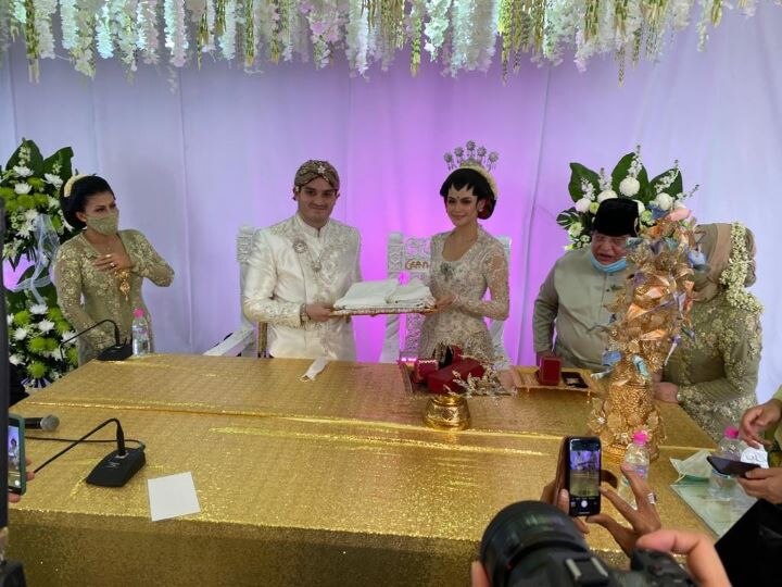Know how 10 thousand guests attended the wedding of the Malaysian couple without breaking the Corona rules जानिए कैसे बिना कोरोना नियमों को तोड़े मलेशियन कपल की शादी में 10 हजार मेहमान हुए शामिल