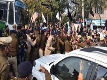 हरियाणा के मुख्यमंत्री मनोहर लाल खट्टर को अंबाला में दिखाए गए काले झंडे