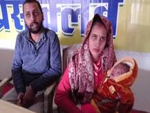 गोरखपुर: दिव्यांग पैदा हुआ बच्चा, माता-पिता ने डॉक्टरों पर लगाया लापरवाही का आरोप
