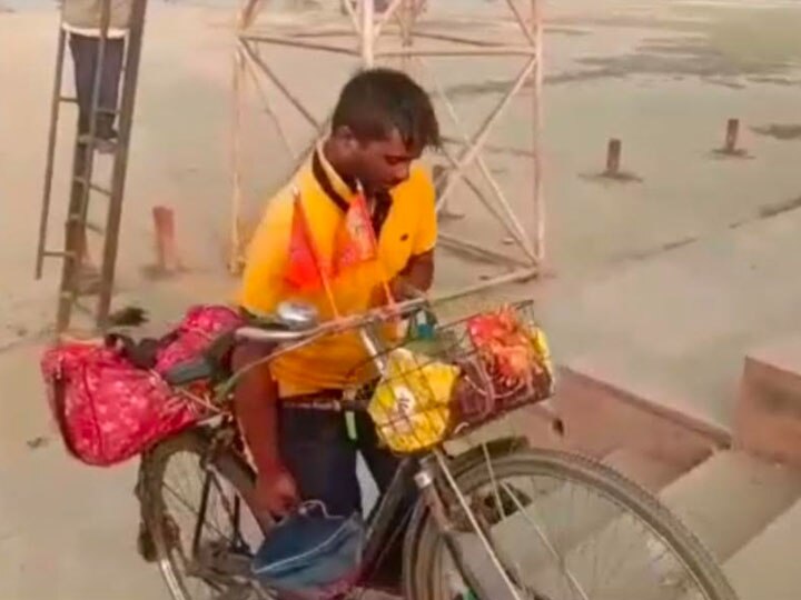 a man reached ayodhya by cycle from west bengal ann पश्चिम बंगाल से यात्रा कर अयोध्या पहुंचा ये रामभक्त, साइकिल से किया 800 किमी का सफर