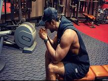 अपनी आने वाली फिल्म के लिए Vicky Kaushal ने बनाए बाइसेप्स, मिलिये एक नए विक्की से…