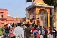 यूपी: बागपत में श्रुति देवी की मूर्ति विवाद पर ABVP ने मांगी माफी, राहुल बोले- लगेगी आग तो आएंगे घर कई जद में