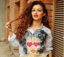 कुली नंबर 1 के गाने ‘हुस्न है सुहाना’ पर जमकर नाचीं Taarak Mehta की अंजलि भाभी, करिश्मा कपूर की दिखी पूरी झलक