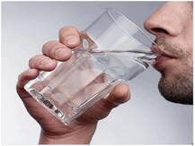 वजन घटाने के लिए आपको पर्याप्त पानी क्यों जरूर पीना चाहिए? जानिए हैरतअंगेज फायदे