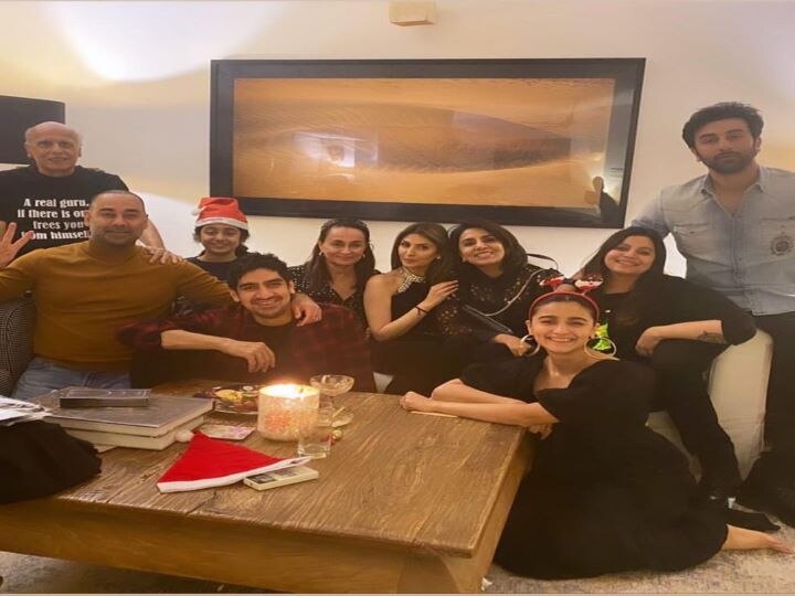 Christmas special for Ranbir-Alia, first lunch with Kapoor family and then dinner hosted by Bhatt family रणबीर-आलिया के लिए Christmas रहा स्पेशल, शादी की खबरों के बीच ऐसे दोनों ने परिवार के साथ बिताया टाइम