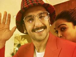 Christmas 2020: रणवीर सिंह ने दीपिका पादुकोण के साथ शेयर की ये तस्वीर, कुछ इस अंदाज में दी फैंस को बधाई