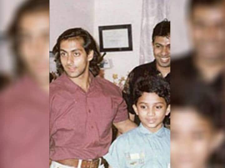  इसके बाद साल 1990 में रिलीज हुई फिल्म 'बागीः ए रिबेल फॉर लव' सुपरहिट हुई. इसके बाद साल 1991 में लगातार तीन सुपरहिट फिल्में 'पत्थर के फूल', 'सनम बेवफा' और 'कुरबान' दीं.