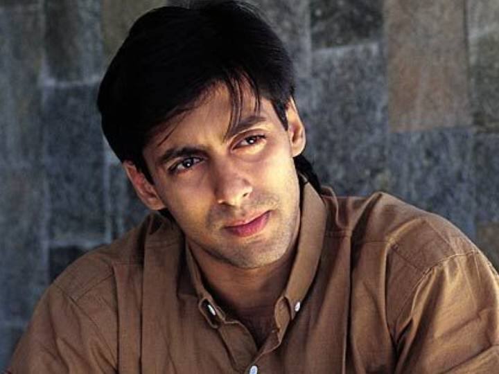 इसके बाद सलमान खान ने कभी पीछे मुड़कर नहीं देखा. शुरुआती दिनों में उनके अफेयर्स की खबरें सामने आईं, लेकिन अब सलमान अपनी बैचलर लाइफ को बहुत एन्जॉय कर रहे हैं. 