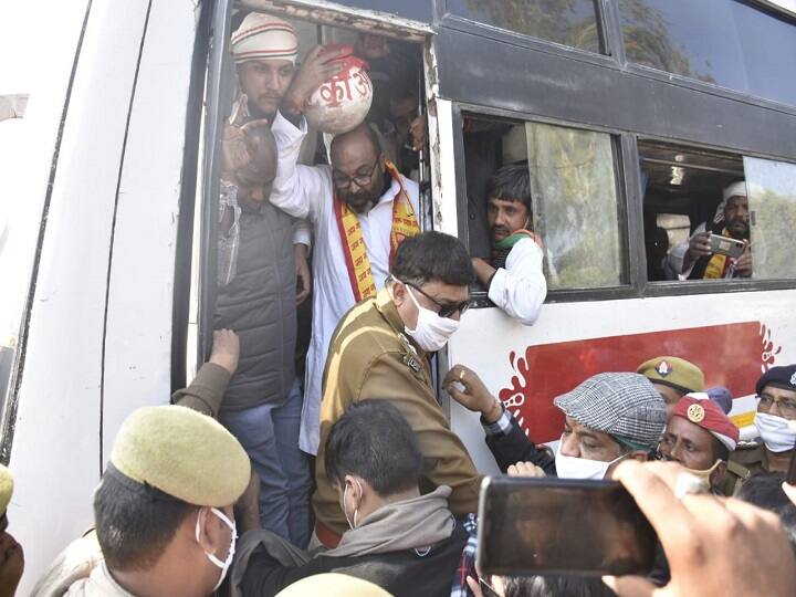 UP Congress Chief Ajay Kumar Lallu Put Under House Arrest during save the cow yatra कांग्रेस की 'गाय बचाओ-किसान बचाओ' पदयात्रा, गिरफ्तार किए गए यूपी कांग्रेस के अध्यक्ष अजय कुमार लल्लू