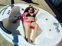 मोनालिसा ने बाथटब में शेयर की तस्वीर, कुछ फैंस ने की पसंद तो कुछ दिखे बेहद नाराज़